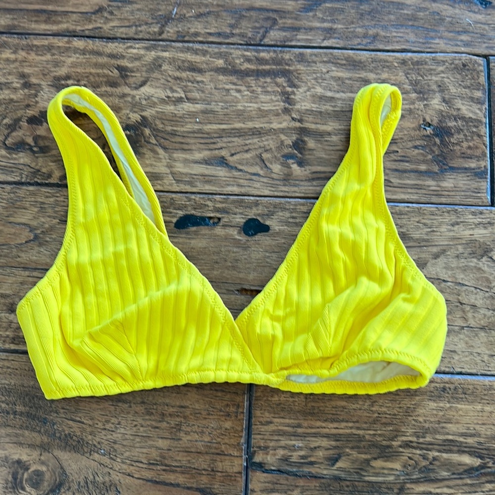 Solid and striped yellow top